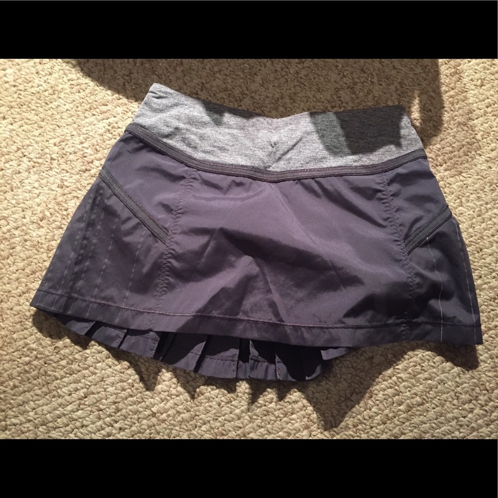 Lululemon run skirt (size 4)